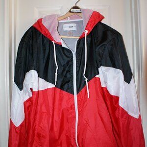 Lightweight Hoodie jacket. Zip front closure, 2 pockets. Great for Fall. Bold!